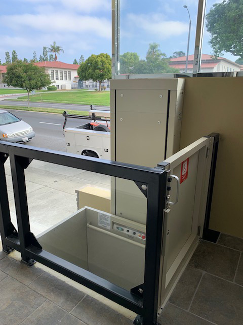 Outdoor Wheelchair Lift - Top Rail Lowered
